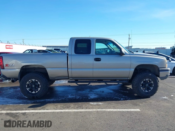 2003 Chevrolet Silverado 1500 with VIN 2GCEK19T331108222, listed as a IAAI auction lot 41549375 with 235,437 mi miles. Bid and sale history available at carsss.com. Image 13.