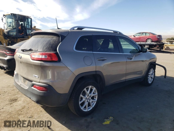2017 Jeep Cherokee Latitude with VIN 1C4PJLCS3HW650797, listed as a Copart auction lot 43201555 with 67,165 mi miles and Salvage title. Bid and sale history available at DreamBid. Image 3.