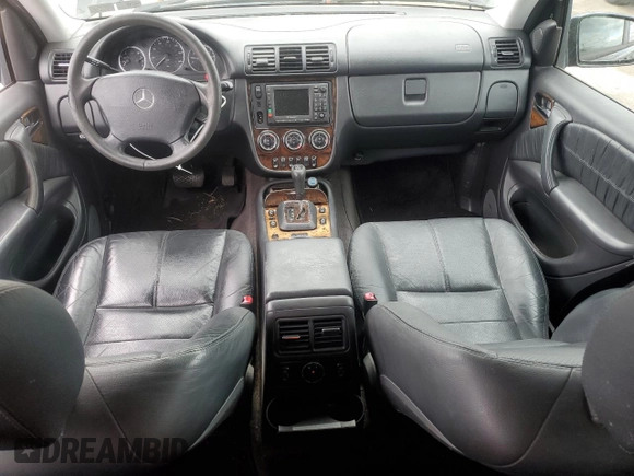 2005 Mercedes-Benz M 350 with VIN 4JGAB57E95A556723, listed as a Copart auction lot 52584115 with 232,283 mi miles and Salvage title. Bid and sale history available at DreamBid. Image 8.