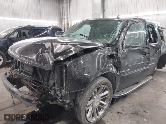 2012 Cadillac Escalade Premium z VIN 1GYS4CEF7CR299766, wystawiony jako IAAI lot #41374795 z przebiegiem 156 491 mil mil oraz . Historia ofert i sprzedaży dostępna na DreamBid. Obrazek 6.