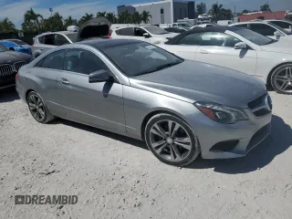 2016 Mercedes-Benz E-Class E 400 with VIN WDDKJ6FB1GF331104, listed as a Copart auction lot 50289475 with 41,992 mi miles and Clean Title. Bid and sale history available at carsss.com. Image 4.