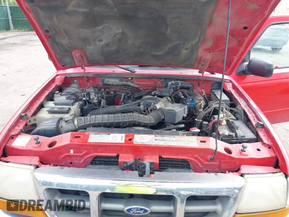 2000 Ford Ranger XL with VIN 1FTZR15V1YPA96621, listed as a IAAI auction lot 42101306 with 189,946 mi miles. Bid and sale history available at carsss.com. Image 10.