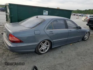 2006 Mercedes-Benz S 500 z VIN WDBNG75J06A462457, wystawiony jako Copart lot #53115985 z przebiegiem Nie podano mil oraz Szkody całkowita. Historia ofert i sprzedaży dostępna na DreamBid. Obrazek 3.