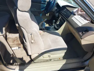 1994 Honda Accord EX with VIN 1HGCD715XRA013027, listed as a IAAI auction lot 41783969 with 255,233 mi miles and . Bid and sale history available at carsss.com. Image 5.