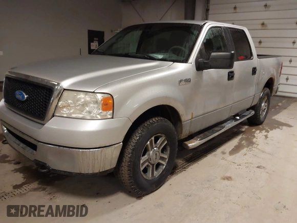 2008 Ford F-150 XL with VIN 1FTRW14W48FB75158, listed as a IAAI auction lot 41759550 with 289,225 mi miles. Bid and sale history available at carsss.com. Image 2.