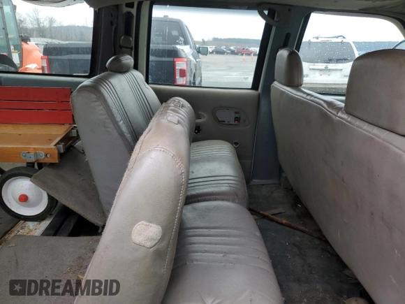 1999 Chevrolet Suburban with VIN 1GNEC16R3XJ492964, listed as a Copart auction lot 42053405 with 253,405 mi miles and Salvage Title. Bid and sale history available at carsss.com. Image 10.