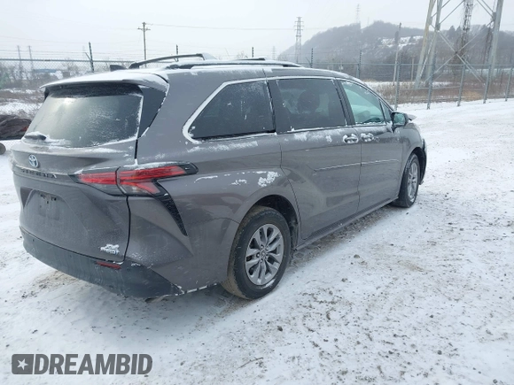 2022 Toyota Sienna XLE with VIN 5TDYRKEC4NS120170, listed as a IAAI auction lot 41630234 with 42,956 mi miles and . Bid and sale history available at DreamBid. Image 4.