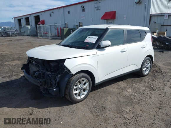 2023 Kia Soul LX with VIN KNDJ23AU7P7861503, listed as a IAAI auction lot 41707980 with 43,028 mi miles. Bid and sale history available at carsss.com. Image 2.