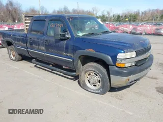 2002 Chevrolet Silverado 2500HD LS with VIN 1GCHK23U52F128404, listed as a IAAI auction lot 42079138 with 153,613 mi miles. Bid and sale history available at carsss.com. Image 1.