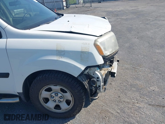 2011 Honda Pilot LX with VIN 5FNYF4H21BB094179, listed as a IAAI auction lot 42012733 with 183,546 mi miles. Bid and sale history available at carsss.com. Image 18.