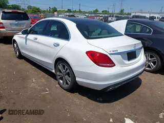 2018 Mercedes-Benz C 300 z VIN WDDWF4JB1JR420773, wystawiony jako IAAI lot #42381686 z przebiegiem Nie podano mil oraz . Historia ofert i sprzedaży dostępna na DreamBid. Obrazek 3.