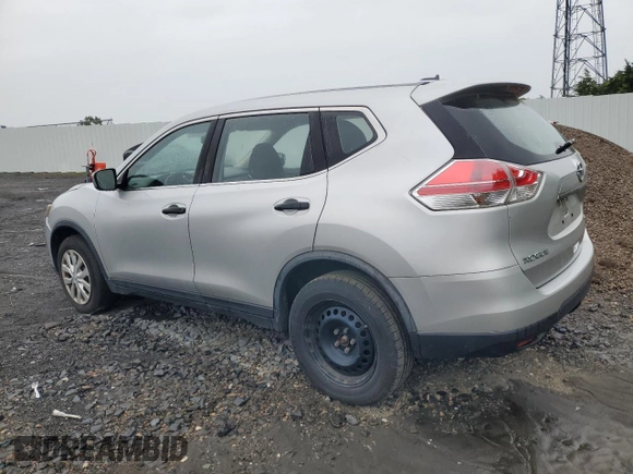 2016 Nissan Rogue S z VIN JN8AT2MV8GW138166, wystawiony jako Copart lot #58670745 z przebiegiem 179 397 mil mil oraz Czysty tytuł • Clean title. Historia ofert i sprzedaży dostępna na DreamBid. Obrazek 2.