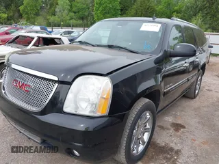 2007 GMC Yukon XL z VIN 1GKFK66877J397753, wystawiony jako IAAI lot #42271958 z przebiegiem 272 259 mil mil oraz . Historia ofert i sprzedaży dostępna na DreamBid. Obrazek 2.