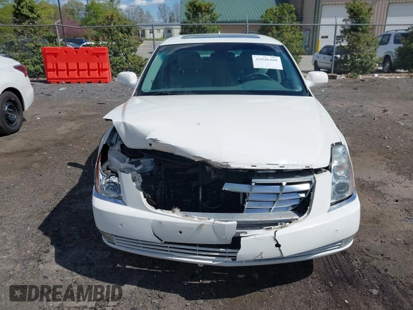 2010 Cadillac DTS 1SC z VIN 1G6KD5EY0AU114294, wystawiony jako IAAI lot #42046408 z przebiegiem 119 142 mil mil oraz . Historia ofert i sprzedaży dostępna na DreamBid. Obrazek 6.