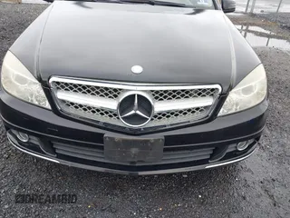 2011 Mercedes-Benz C 300 Sport z VIN WDDGF8BB8BR141526, wystawiony jako IAAI lot #42340242 z przebiegiem 105 699 mil mil oraz . Historia ofert i sprzedaży dostępna na DreamBid. Obrazek 6.
