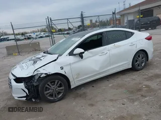 2017 Hyundai Elantra SE z VIN 5NPD84LF8HH162085, wystawiony jako IAAI lot #42153313 z przebiegiem 105 980 mil mil oraz . Historia ofert i sprzedaży dostępna na DreamBid. Obrazek 2.