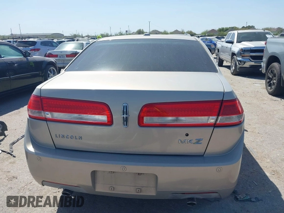 2010 Lincoln MKZ z VIN 3LNHL2GC4AR631790, wystawiony jako IAAI lot #41844306 z przebiegiem 207 402 mil mil oraz . Historia ofert i sprzedaży dostępna na DreamBid. Obrazek 17.