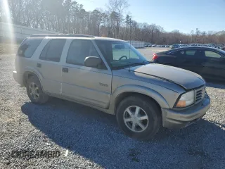 2000 Oldsmobile Bravada z VIN 1GHDT13W1Y2225360, wystawiony jako Copart lot #42967155 z przebiegiem 231 720 mil mil oraz Szkody całkowita. Historia ofert i sprzedaży dostępna na DreamBid. Obrazek 4.