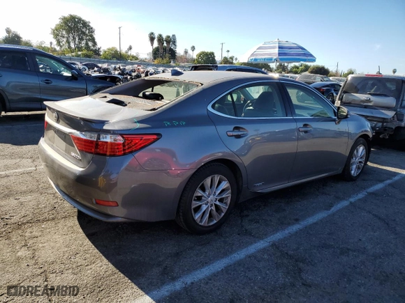 2015 Lexus ES 300h Hybrid with VIN JTHBW1GG8F2091062, listed as a Copart auction lot 86616884 with 81,031 mi miles and Salvage Title. Bid and sale history available at carsss.com. Image 3.