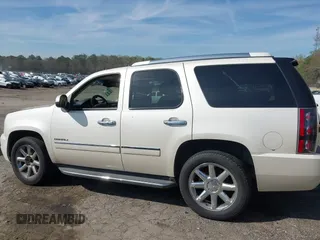 2013 GMC Yukon Denali with VIN 1GKS1EEF6DR158591, listed as a IAAI auction lot 41846763 with 182,720 mi miles. Bid and sale history available at carsss.com. Image 14.