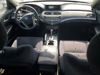 2011 Honda Accord LX z VIN 1HGCP2F36BA112001, wystawiony jako Copart lot #62238045 z przebiegiem 179 469 mil mil oraz Czysty tytuł • Clean title. Historia ofert i sprzedaży dostępna na DreamBid. Obrazek 8.