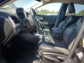2016 Jeep Cherokee Trailhawk with VIN 1C4PJMBS5GW179046, listed as a Copart auction lot 61677425 with 88,694 mi miles and Salvage title. Bid and sale history available at DreamBid. Image 7.