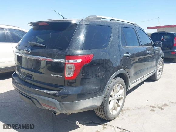 2013 Ford Explorer XLT with VIN 1FM5K7D86DGA30119, listed as a IAAI auction lot 41832191 with 177,217 mi miles. Bid and sale history available at carsss.com. Image 4.