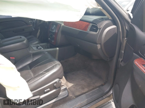 2010 Chevrolet Tahoe LT with VIN 1GNMCBE35AR247803, listed as a IAAI auction lot 42270437 with 264,187 mi miles and . Bid and sale history available at DreamBid. Image 5.