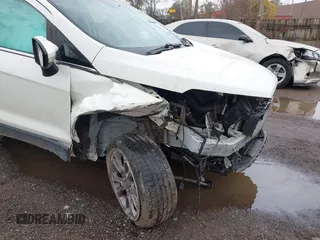 2019 Ford EcoSport Titanium z VIN MAJ3S2KE7KC276727, wystawiony jako IAAI lot #40913649 z przebiegiem 95 390 mil mil oraz . Historia ofert i sprzedaży dostępna na DreamBid. Obrazek 20.