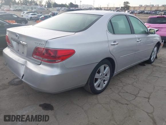 2005 Lexus ES 330 with VIN JTHBA30G355134384, listed as a IAAI auction lot 41895656 with 162,995 mi miles. Bid and sale history available at carsss.com. Image 4.
