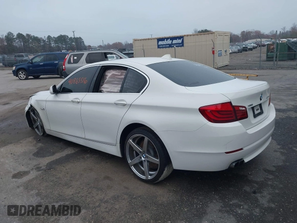 2013 BMW 5 Series 528i xDrive with VIN WBAXH5C59DD108639, listed as a IAAI auction lot 40865516 with 1 mi miles. Bid and sale history available at carsss.com. Image 3.