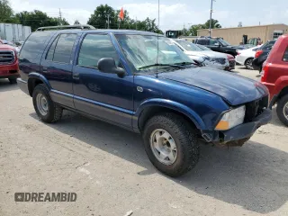 1998 GMC Jimmy SL with VIN 1GKCS13W1W2573343, listed as a Copart auction lot 61846274 with 0 mi miles and Salvage Title. Bid and sale history available at carsss.com. Image 4.
