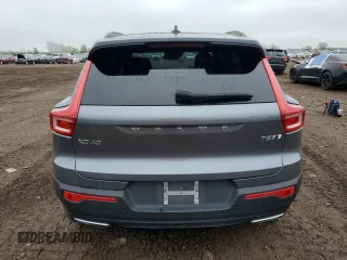 2019 Volvo XC40 R-Design z VIN YV4162UM3K2156744, wystawiony jako Copart lot #55354285 z przebiegiem 39 927 mil mil oraz Szkody całkowita. Historia ofert i sprzedaży dostępna na DreamBid. Obrazek 6.