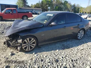 2006 BMW 3 Series 325i z VIN WBAVB13546KX67454, wystawiony jako Copart lot #53291405 z przebiegiem 110 833 mil mil oraz Szkoda całkowita • Salvage title. Historia ofert i sprzedaży dostępna na DreamBid. Obrazek 1.