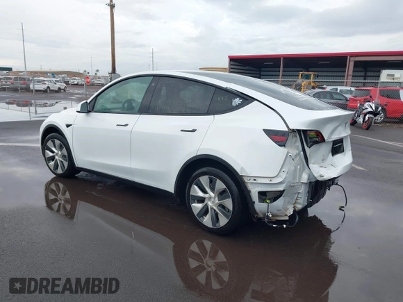 2020 Tesla Model Y Long Range z VIN 5YJYGDEE3LF043800, wystawiony jako IAAI lot #41590220 z przebiegiem 62 341 mil mil oraz . Historia ofert i sprzedaży dostępna na DreamBid. Obrazek 3.