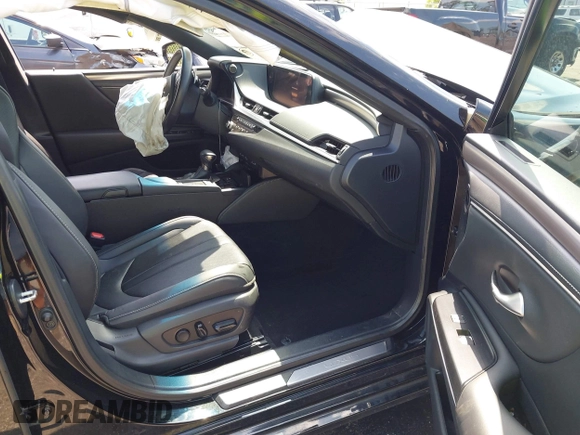 2021 Lexus ES with VIN 58AGZ1B10MU086770, listed as a IAAI auction lot 42022988 with 57,958 mi miles. Bid and sale history available at carsss.com. Image 5.
