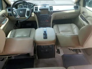 2009 Cadillac Escalade z VIN 1GYFK43539R196408, wystawiony jako Copart lot #60207045 z przebiegiem 79 329 mil mil oraz Czysty tytuł • Clean title. Historia ofert i sprzedaży dostępna na DreamBid. Obrazek 8.