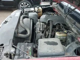 2002 GMC Sierra 1500 SLE с VIN 2GTEC19V521183775, выставлен на аукционе IAAI как лот 41952193 с пробегом 255 712 миль миль и . История ставок и продаж доступна на DreamBid. Изображение 19.