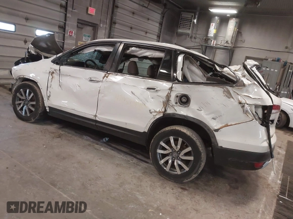 2019 Honda Pilot EX-L with VIN 5FNYF6H57KB050130, listed as a IAAI auction lot 42052495 with Not Provided miles and . Bid and sale history available at carsss.com. Image 3.