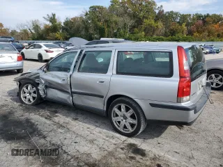 2002 Volvo V70 with VIN YV1SJ58D921202885, listed as a Copart auction lot 77737734 with 113,374 mi miles and Salvage Title. Bid and sale history available at carsss.com. Image 2.