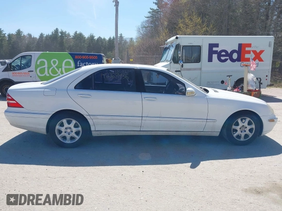2001 Mercedes-Benz S with VIN WDBNG70J81A166750, listed as a IAAI auction lot 42168436 with 149,258 mi miles. Bid and sale history available at carsss.com. Image 14.