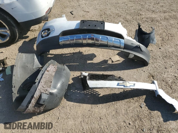 2010 Chevrolet Equinox LTZ z VIN 2CNFLGEY8A6396448, wystawiony jako Copart lot #55357605 z przebiegiem Nie podano mil oraz Szkoda całkowita • Salvage title. Historia ofert i sprzedaży dostępna na DreamBid. Obrazek 12.