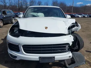 2016 Porsche Cayenne with VIN WP1AA2A26GLA02503, listed as a IAAI auction lot 41684700 with 90,495 mi miles. Bid and sale history available at carsss.com. Image 12.