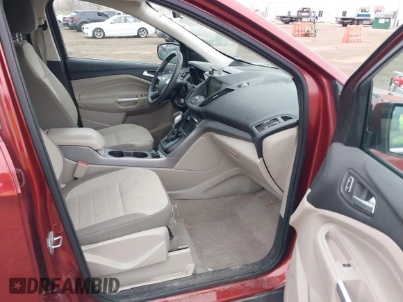 2014 Ford Escape SE with VIN 1FMCU0G99EUC38074, listed as a IAAI auction lot 42001227 with 209,467 mi miles. Bid and sale history available at carsss.com. Image 5.