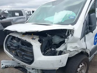 2016 Ford Transit Cargo z VIN 1FTYR1YM0GKB55345, wystawiony jako IAAI lot #40200213 z przebiegiem 121 480 mil mil oraz . Historia ofert i sprzedaży dostępna na DreamBid. Obrazek 12.