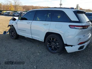 2024 Jeep Grand Cherokee with VIN 1C4RJYB63R8510782, listed as a IAAI auction lot 40878374 with 2,396 mi miles and . Bid and sale history available at DreamBid. Image 3.