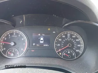2020 Kia Optima LX z VIN 5XXGT4L3XLG392216, wystawiony jako IAAI lot #42047176 z przebiegiem 86 965 mil mil oraz . Historia ofert i sprzedaży dostępna na DreamBid. Obrazek 7.
