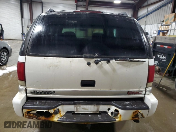 2001 GMC Jimmy SLT with VIN 1GKDT13W112100391, listed as a Copart auction lot 86098014 with 145,700 mi miles and Salvage Title. Bid and sale history available at carsss.com. Image 6.