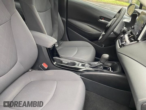 2020 Toyota Corolla LE with VIN 5YFEPRAE7LP104608, listed as a Copart auction lot 52358585 with 48,825 mi miles and Clean Title. Bid and sale history available at DreamBid. Image 5.