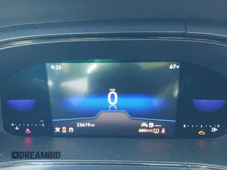 2022 Volkswagen Taos SE z VIN 3VVRX7B2XNM076678, wystawiony jako IAAI lot #42323230 z przebiegiem 23 619 mil mil oraz . Historia ofert i sprzedaży dostępna na DreamBid. Obrazek 7.